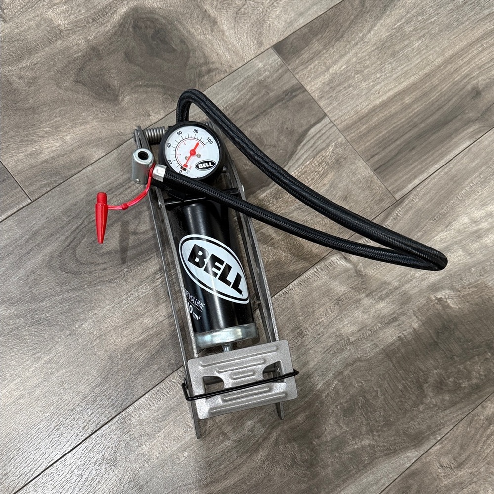 Black Foot Pump with Gauge